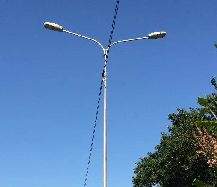 Оцинкованные опоры освещения 